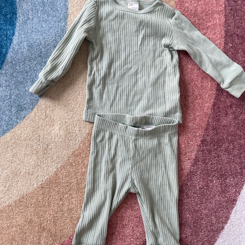 H&M Light Green Ribbed Baby Top